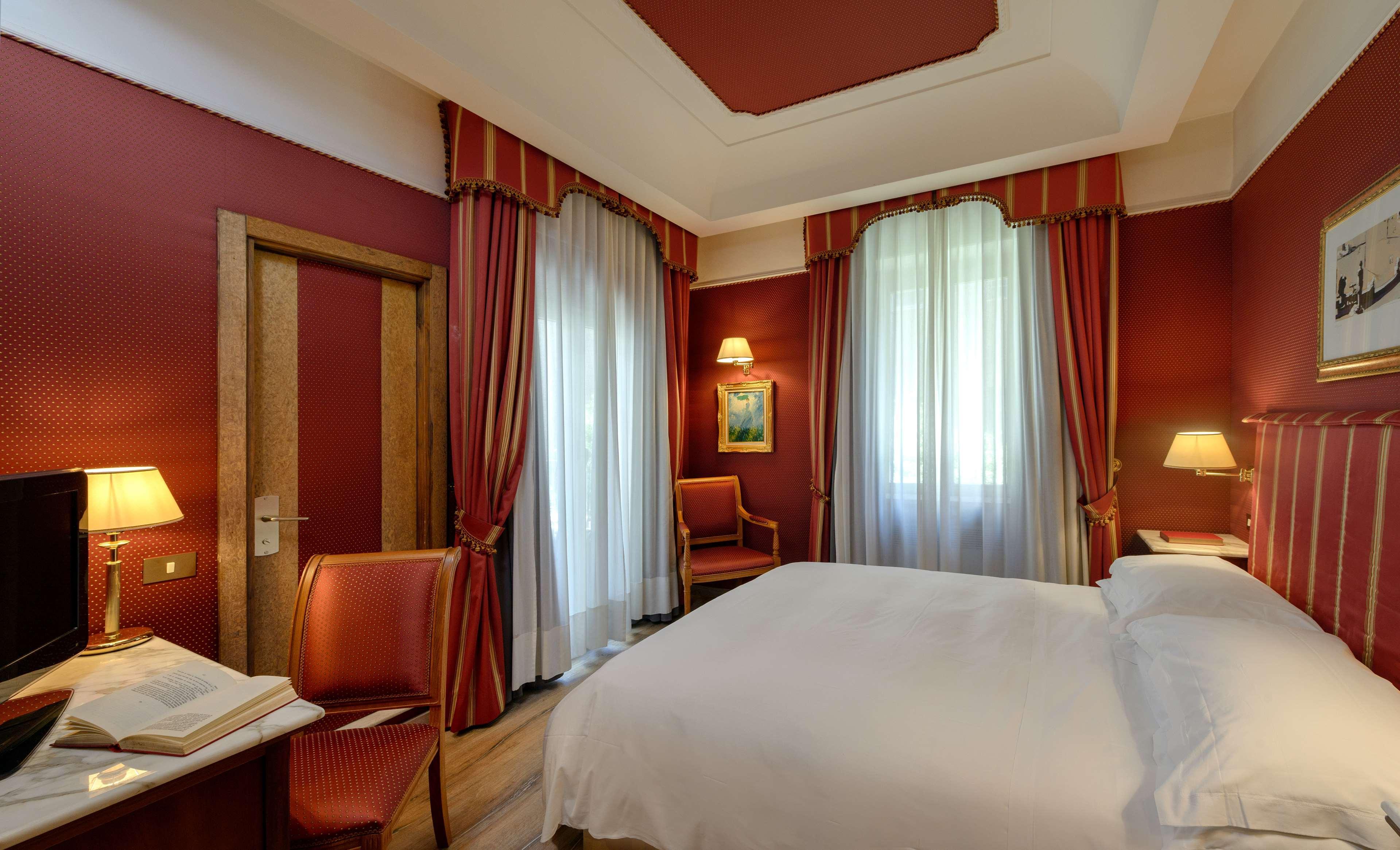 Western Rivoli Hotel 4*