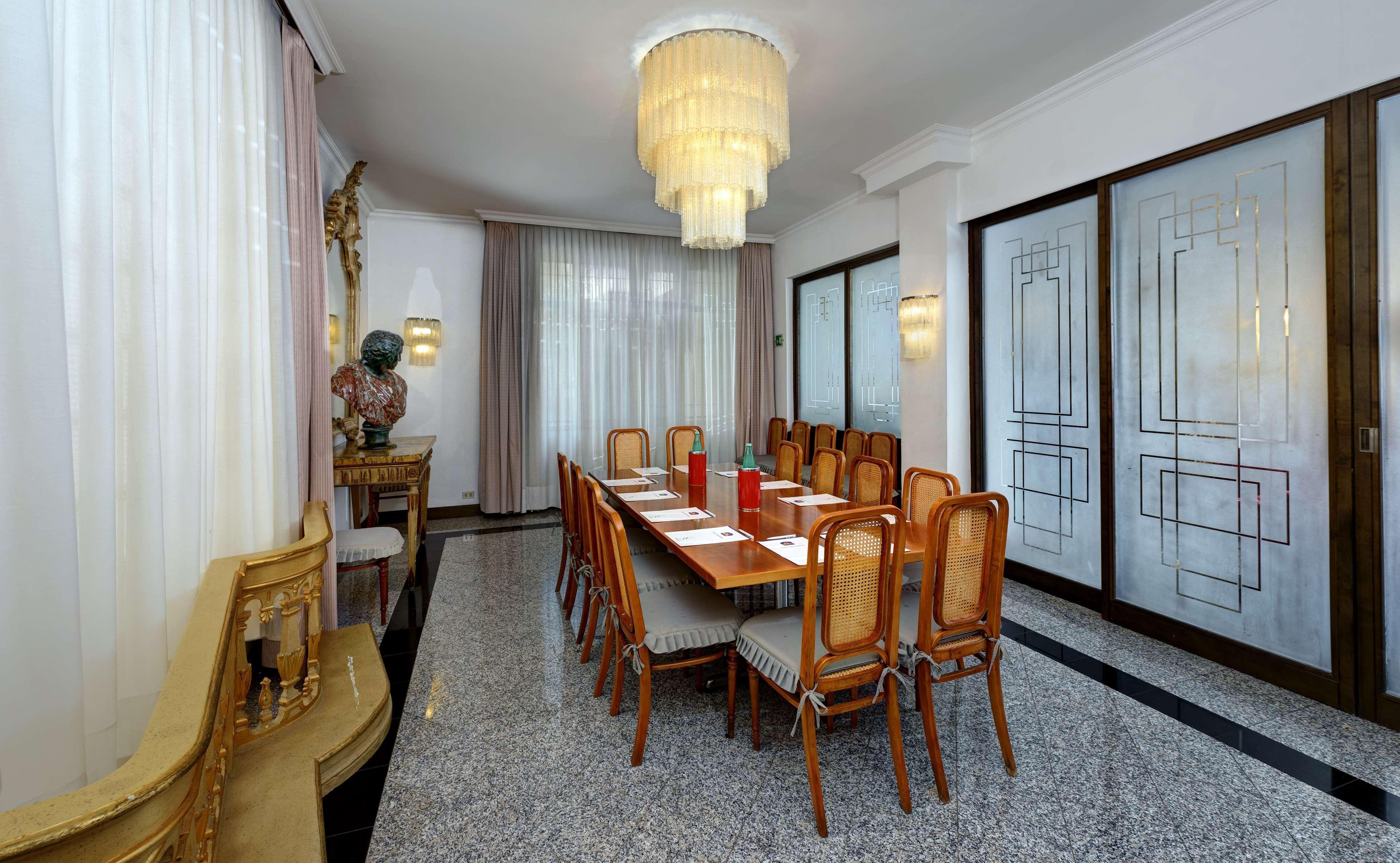 Western Rivoli 4* Roma