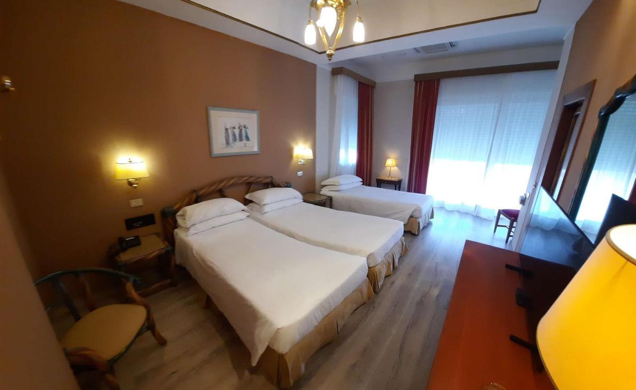 Western Rivoli 4* Roma
