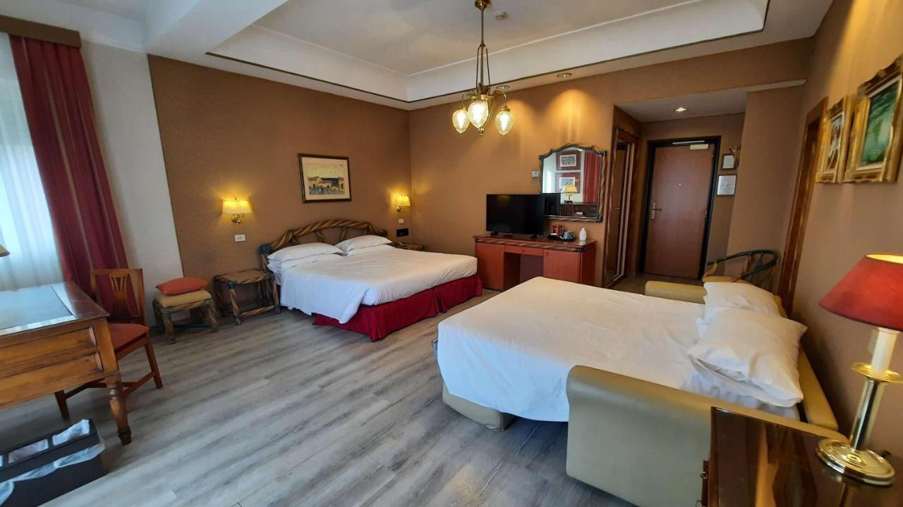 Western Rivoli 4* Roma